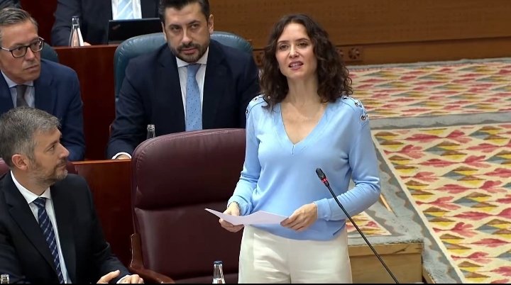 Una mujer cualquiera tweet media