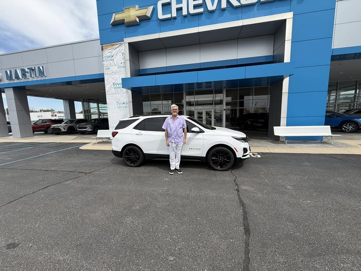 EdMartinChevCad's tweet photo. Feeling extra grateful this Thankful Thursday at Ed Martin Chevrolet Cadillac. 🙏✨😊

#ThankfulThursday #EdMartinChevroletCadillac #Grateful #CustomerAppreciation #DriveHomeHappy https://t.co/Z41ygFqr4N