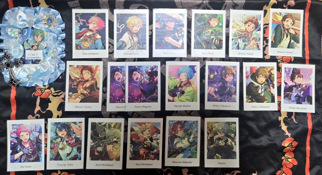 onihimeyakoo's tweet photo. 【交換/譲渡】 あんスタ ぱしゃっつ

譲)画像1～3枚目

求)巽 日和 燐音(友人分) 一彩(友人分) HiMERU>斑 凪砂 茨 ジュンor1枚90円

4枚目以外の絵柄も求めていますのでご提示下さい。(入りきらないためこの形となっております🙇‍♀️)

郵送or都内手渡し！1～可能。
お気軽にお声掛けください🌸 https://t.co/Wyf2lFlFvk