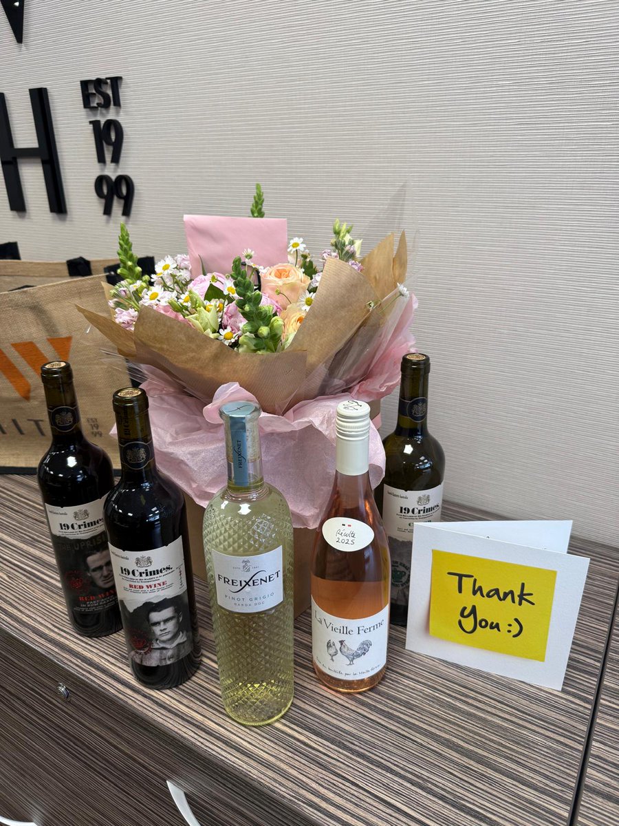 dwsmithagent's tweet photo. We have the best customers!  A lovely gift from one of our homebuyers. https://t.co/K0dUSLyloU