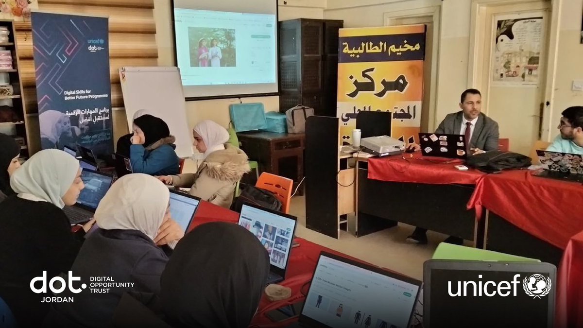 DigitalOppJO's tweet photo. لقطات من تدريب بناء وتصميم المواقع التجارية الإلكترونية في عمان. نجح ٤٩  شاب وشابة في اتمام التدريب، وتم تنفيذ هذا التدريب ضمن برنامج المهارات الرقمية لمستقبل أفضل، المدعوم من @UNICEFJordan 

#youthempowerment #unicef #dotyouth https://t.co/9e5IKdi6XC