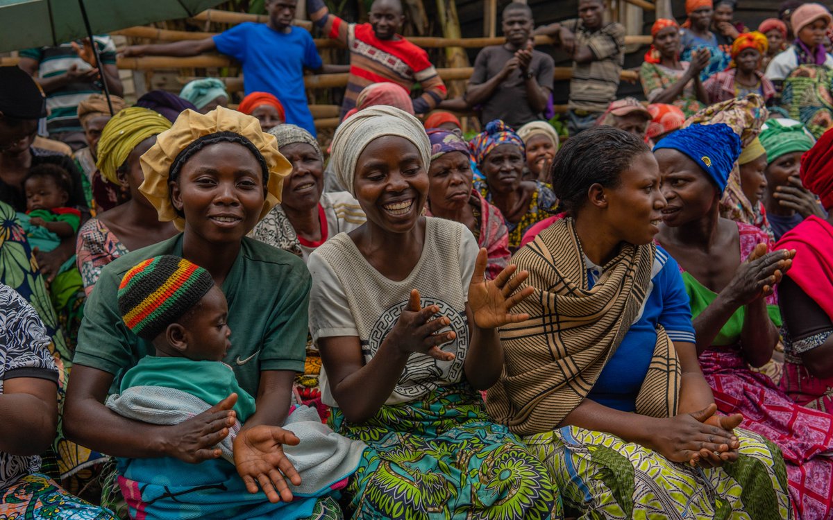 MidefehopsAsbl's tweet photo. 📍 Rutsiro I &amp; II | Rutshuru

Avec l’appui du Fonds Humanitaire en RDC, MIDEFEHOPS sensibilise les communautés sur les droits LTP, la prévention des conflits fonciers et la cohabitation pacifique.

Reconstruire les maisons, c’est aussi reconstruire la paix.

@CBPFs  @UNOCHA_DRC https://t.co/4mnlYd2RMc