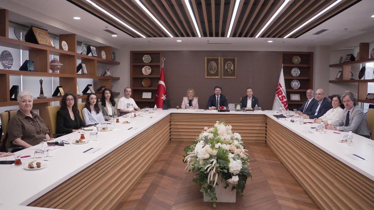 tursaborgtr's tweet photo. IATA APJC (Agency Programme Joint Council) Türkiye Toplantısı, 12 Mayıs 2026 tarihinde Birliğimizin ev sahipliğinde TÜRSAB Genel Merkezi’nde gerçekleştirildi.

Konsey üyesi Havayolu temsilcileri ve seyahat acentaları temsilcilerinin katılımıyla düzenlenen toplantıda; havayolu taşımacılığı ile seyahat acentacılığı sektörü arasındaki iş birliği süreçleri, sektörel gelişmeler ve güncel uygulamalar değerlendirildi. Toplantıda ayrıca sektör paydaşlarının karşı karşıya bulunduğu güncel sorunlar ele alınarak çözüm önerileri üzerine görüş alışverişinde bulunuldu; karşılıklı koordinasyonun ve iş birliğinin güçlendirilmesine yönelik değerlendirmeler yapıldı.

Katılım sağlayan tüm sektör temsilcilerine katkıları ve değerli görüşleri için teşekkür ederiz.