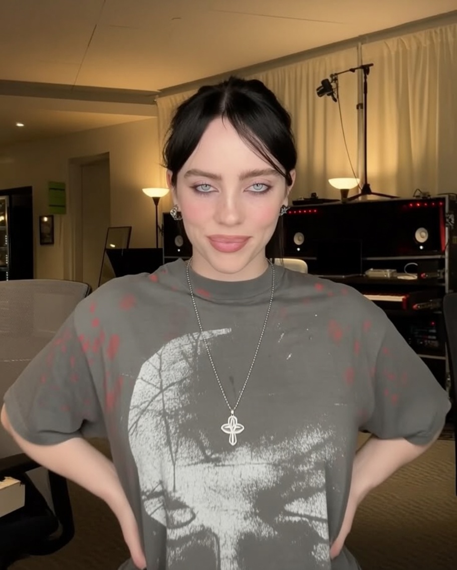 itzz_Yuvan's tweet photo. Billie Eilish serving effortless cool girl energy in this oversized graphic tee 😮‍💨 https://t.co/9TMcIziG1m