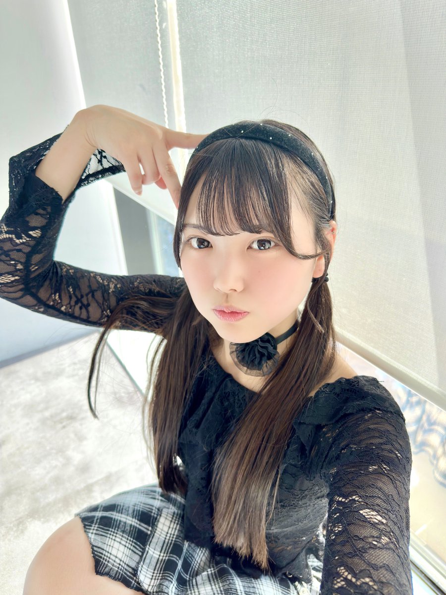 17ueda's tweet photo. 2026.5.5 FREE BOMBER!!
会場：原宿GE Theater
りありん(@j_kiss_riara )

この日18歳になったので1(写真2枚目)と8(写真3枚目)で18ってことみたいです！
ちょっと8のクセ強めですけど…

#山田莉愛 #JumpingKiss #ジャンキス #じどりん https://t.co/QSWPDD9bbx