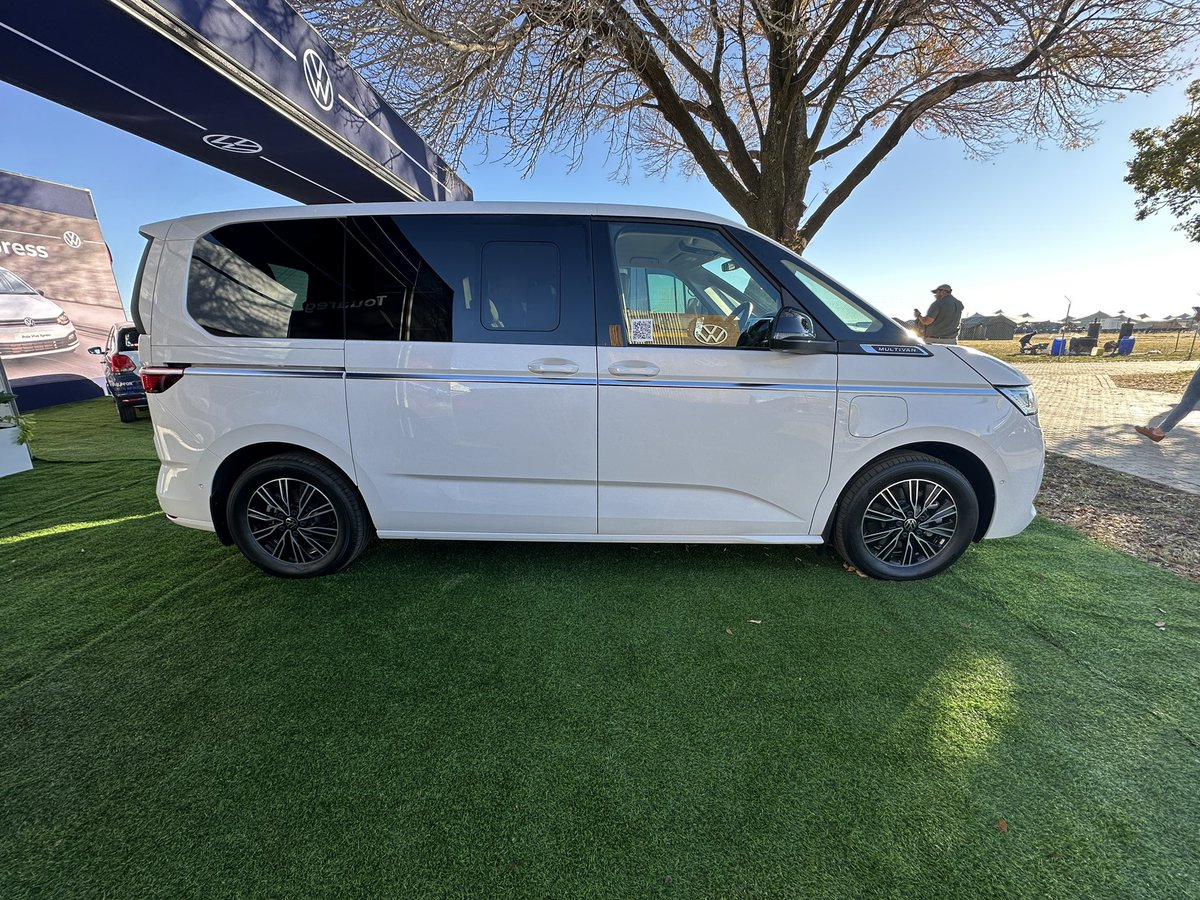 khuleonwheels's tweet photo. Before anyone jumps into the comments, yes it says “Multivan” on the side 😅 but this is the all-new Volkswagen Caravelle plug-in hybrid 4MOTION making its appearance here at Nampo 2026…
#VWSA #VWCaravelle #NAMPO2026 https://t.co/2uZKjOpjKS