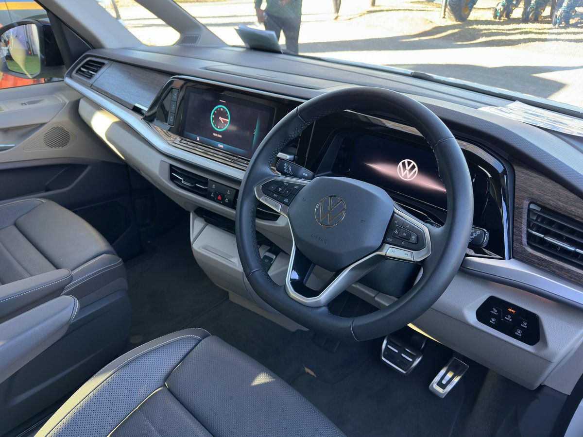 khuleonwheels's tweet photo. Before anyone jumps into the comments, yes it says “Multivan” on the side 😅 but this is the all-new Volkswagen Caravelle plug-in hybrid 4MOTION making its appearance here at Nampo 2026…
#VWSA #VWCaravelle #NAMPO2026 https://t.co/2uZKjOpjKS