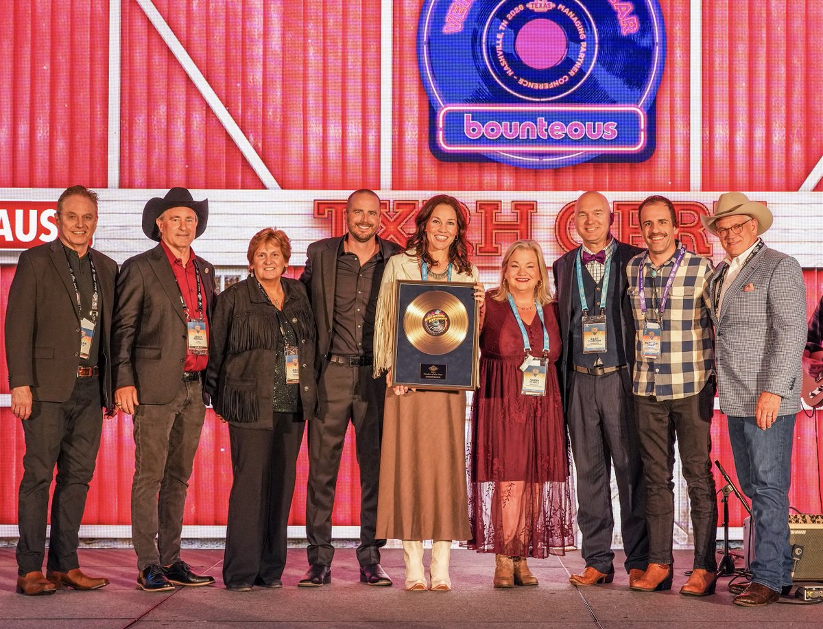 Bounteous's tweet photo. Honored to be named the 2025 @texasroadhouse Vendor of the Year!

Proud to support their digital growth through innovation, engineering, and customer experience transformation. Read more: https://t.co/5rwKdi9AnR

#Bounteous #DigitalTransformation https://t.co/vgoqH6UGWg