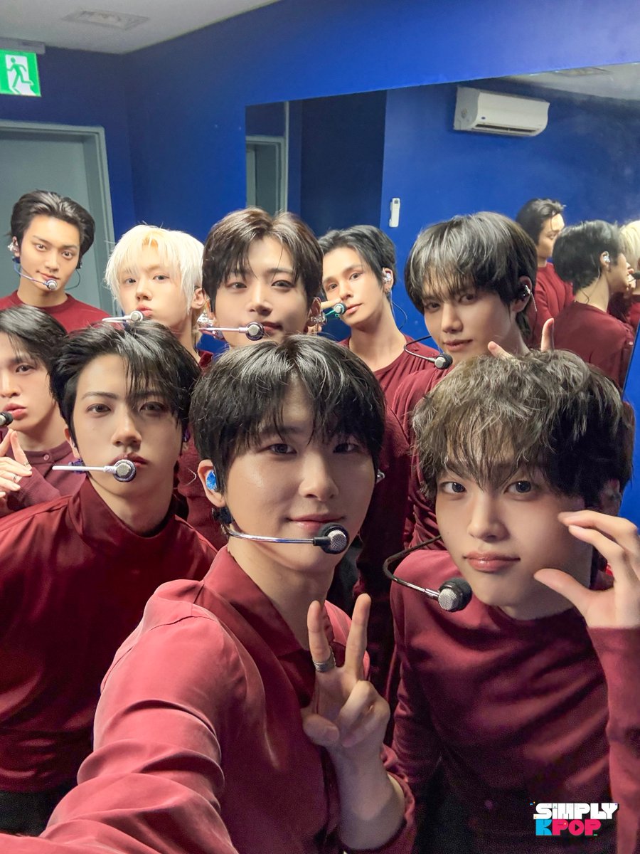 SIMPLY K-POP tweet media