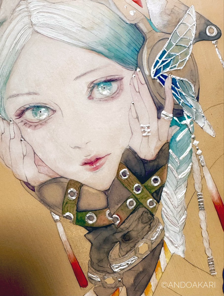 角度を変えると瞳が輝きます 光が当たるとキラキラして綺麗 6月の個展