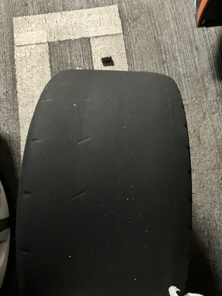 Alpha_Rail's tweet photo. なんでCRS今更チヤホヤされてんだろう。
出た当初からリムガード無くてかっこいいねって言われてたのに当時は走り脳しか履いてなかったから？
爆速で無くなった記憶しかない https://t.co/Eqou1uThaP
