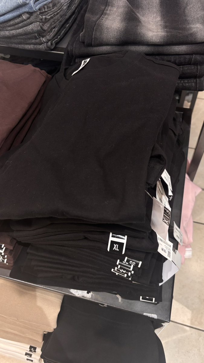sadmethod's tweet photo. They go for R150 now at the fix https://t.co/uOuy3miQAx
