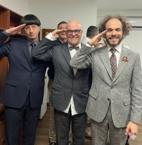 Emiliosky tweet media