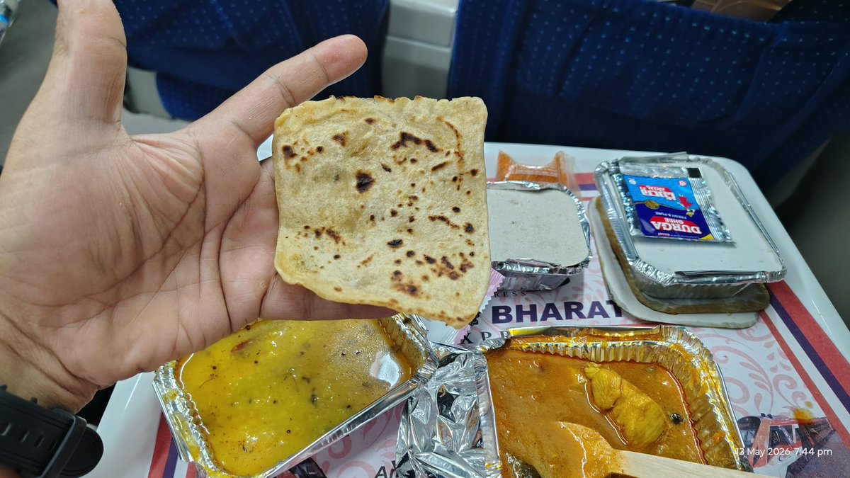 bappa_prl's tweet photo. It’s disappointing to see the food quality deteriorating badly over the last few months in Vande Bharat EC. Yesterday was shocking-Tiny paratha, 1 piece of chicken, no soup, had to ask for ice cream separately.
This is the state of India’s flagship train now?
@RailwaySeva https://t.co/hKUHg4gVKT
