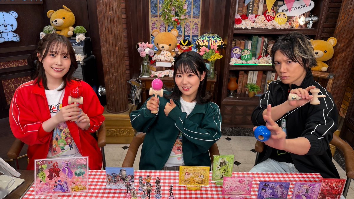 けん玉 #KENN ちゃん 全員成功✨ チャックは元々手塚治虫風