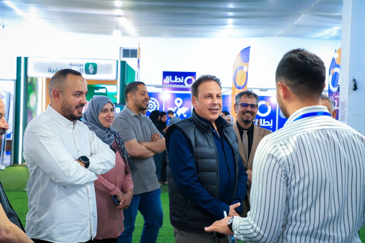 LPTIC's tweet photo. | القابضة للاتصالات تتابع فعاليات معرض التجارة الإلكترونية  |

#الشركة_القابضة_للاتصالات https://t.co/AcppUTkDSB