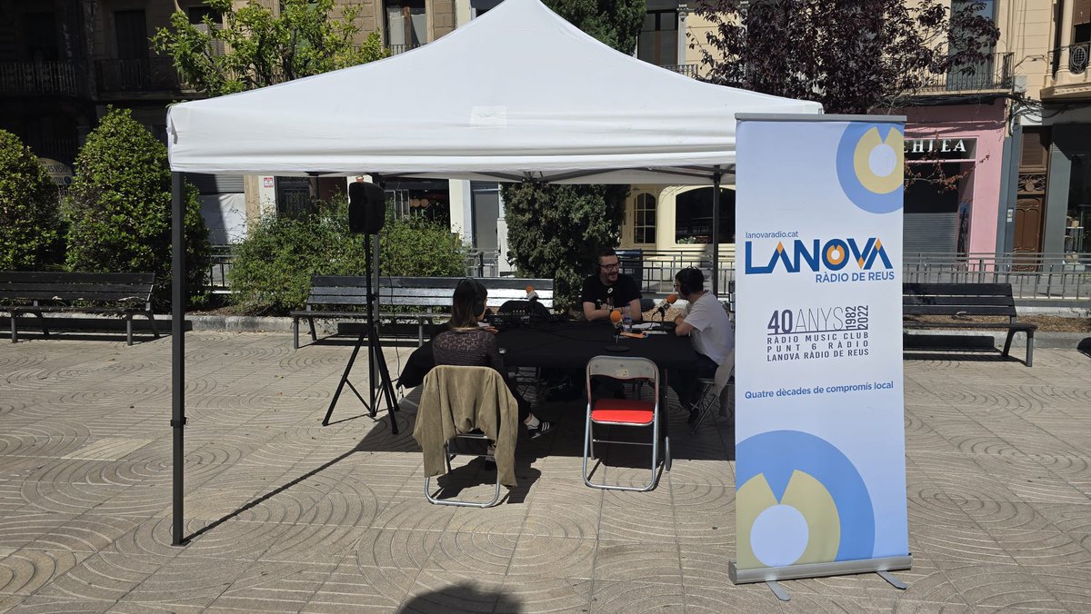BaixCampRadio's tweet photo. 🎪 El #CarrerMajor de les ràdios de @laxarxa al Camp de Tarragona visita Reus per viure la @firatrapezireus!

➡️ De 16 a 17 h:
👉 @sandrage76, alcaldessa de Reus
👉 Cristina Cazorla i Alba Sarraute, directores artístiques del Trapezi
👉 Entrevista i actuació @koemanpop https://t.co/KLvfcmcrjK
