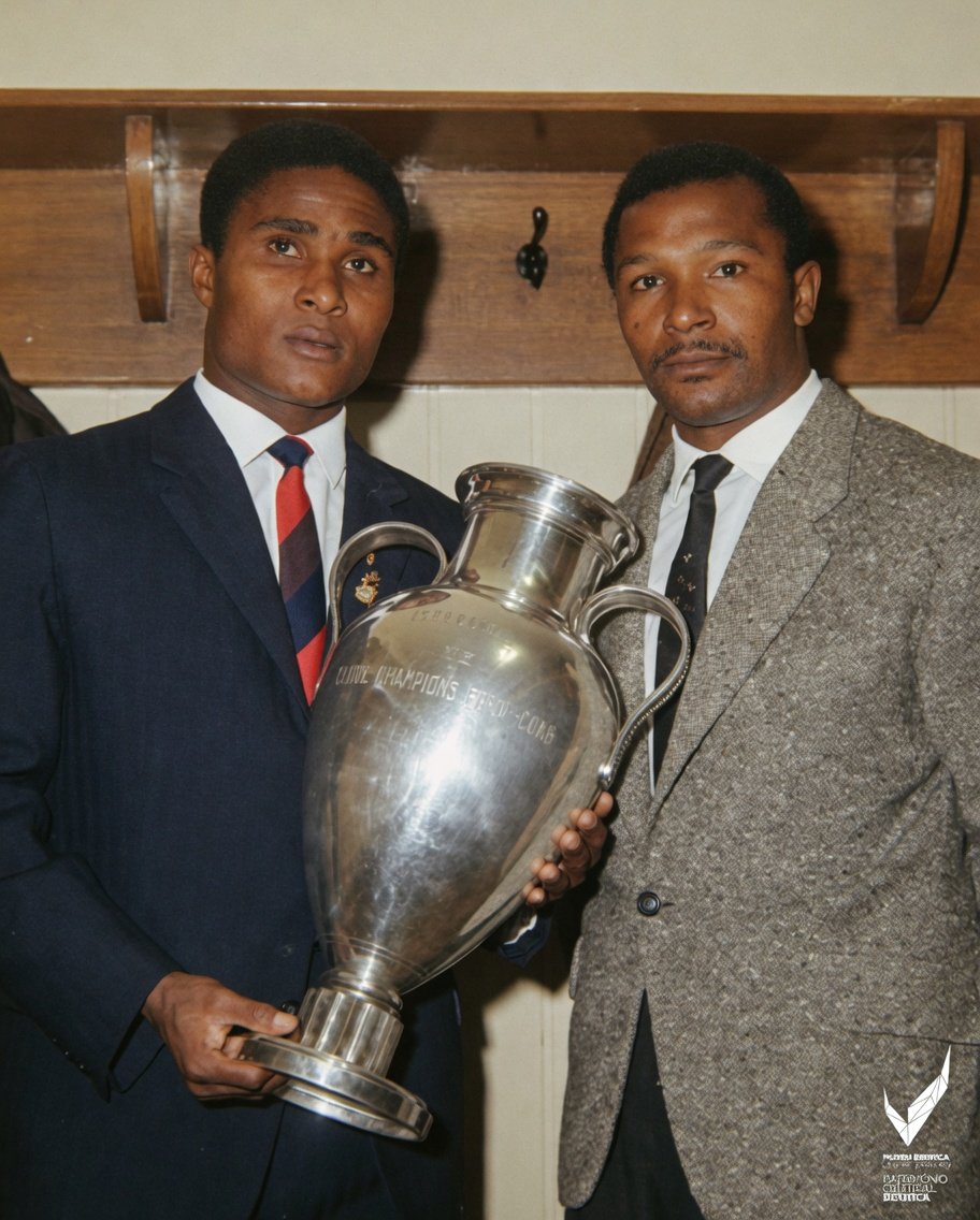 ZorGabor's tweet photo. Senhor Eusébio e Senhor Coluna https://t.co/3AWYfiuBrG