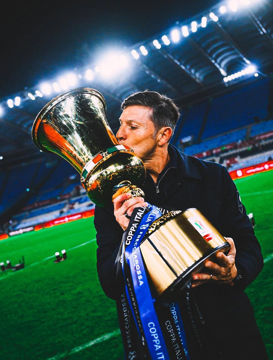 inter_2020's tweet photo. 🖤💙🏆 https://t.co/XLqWP9s2mR
