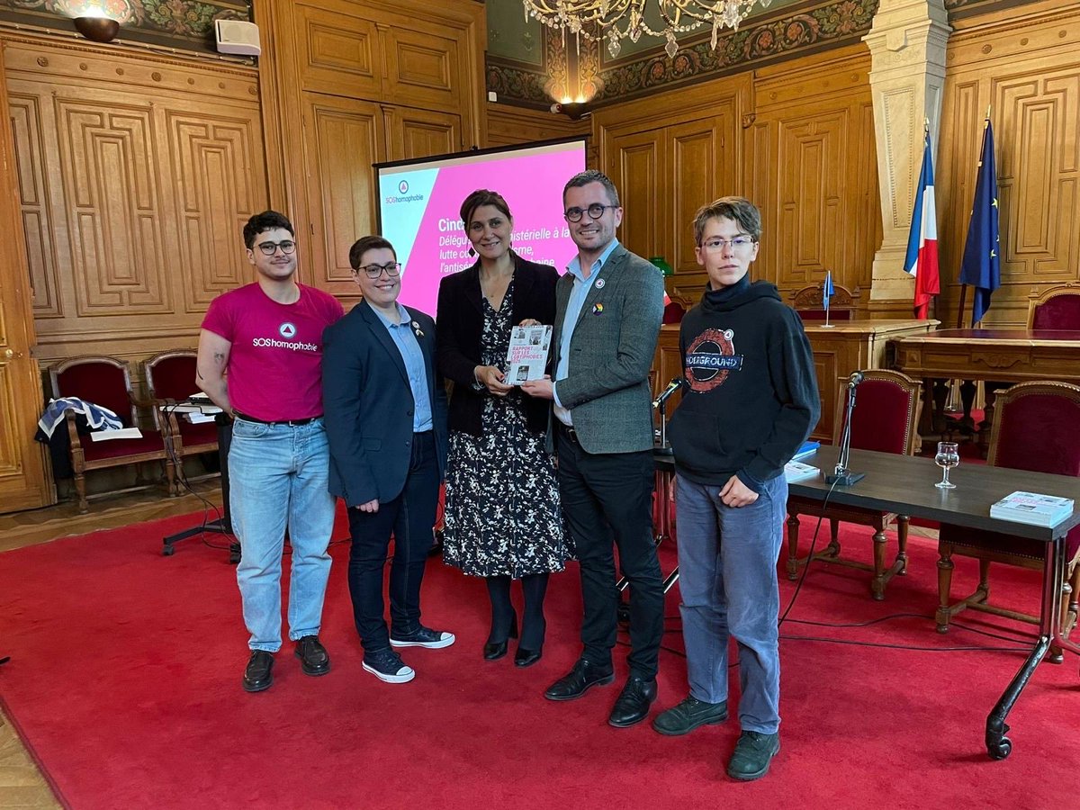 DILCRAH's tweet photo. 🏳️‍🌈 Ce lundi, la DILCRAH a eu l’honneur d’ouvrir la 30e édition du rapport de @SOShomophobie sur les LGBTphobies.

Depuis 30 ans, ce rapport annuel de référence documente les réalités des violences et discriminations anti-LGBT+ et constitue un outil essentiel pour agir collectivement contre la haine.