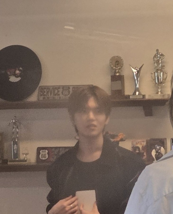 예아 tweet media