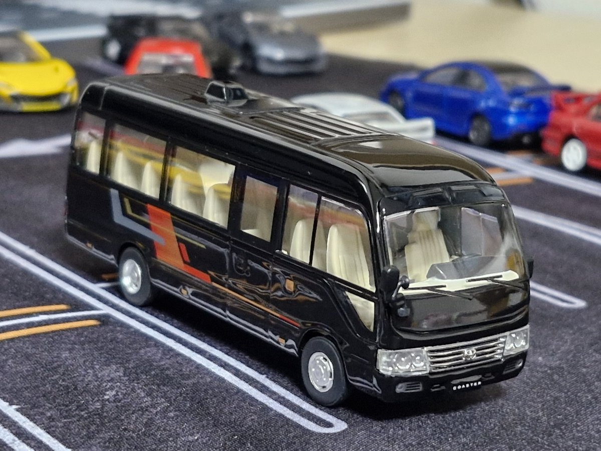 Ookura_YukinoV's tweet photo. Masdi 2013年式トヨタ コースター🚐
3代目トヨタコースターのロングボディタイプで、色は黒なのでかっこいい✨
#MASDI
#Toyota https://t.co/YOM56qax0j
