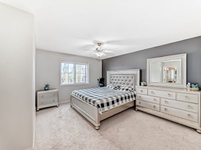 official_SEA19's tweet photo. Newly listed opportunity for first time home buyers is this beautiful home in SW Edmonton. It comes with a finished  basement suite and newly upgraded appliances. 

Backing into a walking trail, big clean deck, big yard and quiet neighborhood, well maintained. https://t.co/nNqY4gCmDf
