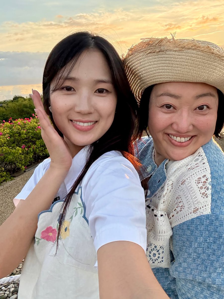 silchin13's tweet photo. 준면배우 인스타에 김혜윤과 산지직송팀😭😭 https://t.co/C5mdYyTocg