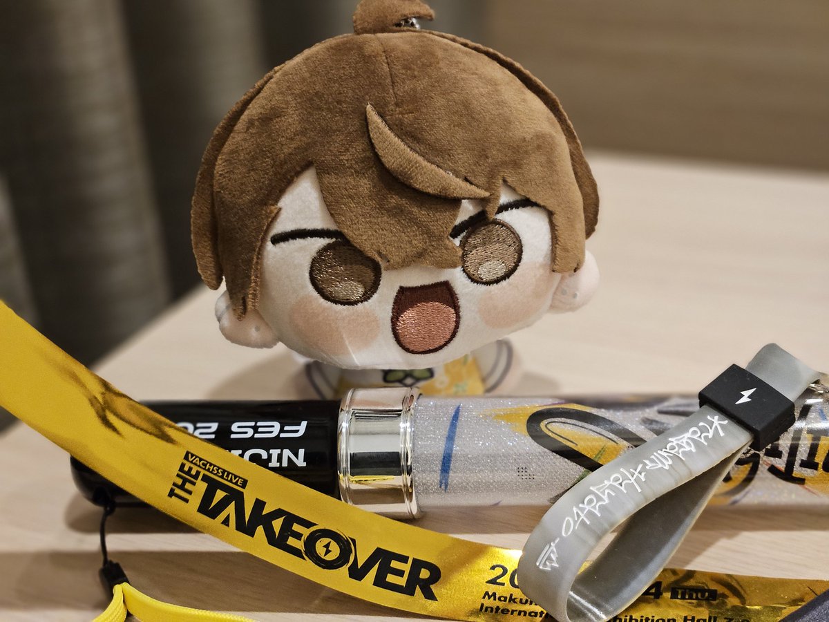 _green_pot's tweet photo. シャボン玉が飛んできて光に当たってすごい綺麗だったし、銀テってこんな風に降ってくるんだな……って本当に夢か走馬灯みたいな光景が多かった……。現場の空気美味しい。ずっと楽しくて終わってこんな時間！？ってしてた。
#VACHSS_LIVE https://t.co/GpE0s25eS9
