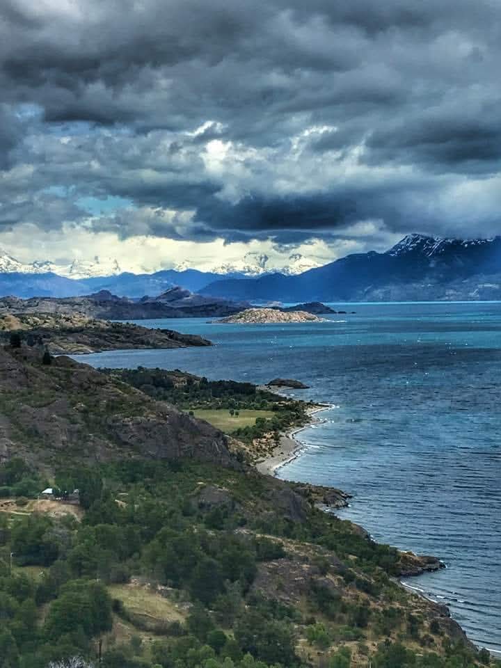 veranadas's tweet photo. En Aysen minera Australiana Andaen está reiniciando faenas  mineras ilegales en costa sur lago Carrera, que contaminará río Jeimimeni con metales pesados, que a su vez contaminará aguas lago Carrera de consumo público comunas Ibáñez y Chile-Chico, que Codigo aguas prohíbe. https://t.co/Icn1fNTgMw