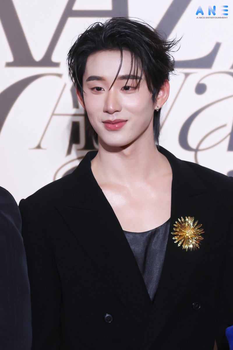 ANiceEnt's tweet photo. “เอส ศุภ” ร่วมเดินพรมในงานประกาศรางวัล “KAZZ AWARDS 2026 20th Anniversary” ✨

WILLIAMEST WESLEY AT KAZZ #KAZZAWARDS2026xWilliamEst
#WilliamEst #วิลเลี่ยมเอส 
#Est_rvp 
#KAZZAWARDS2026 https://t.co/jhoLRGVwNf