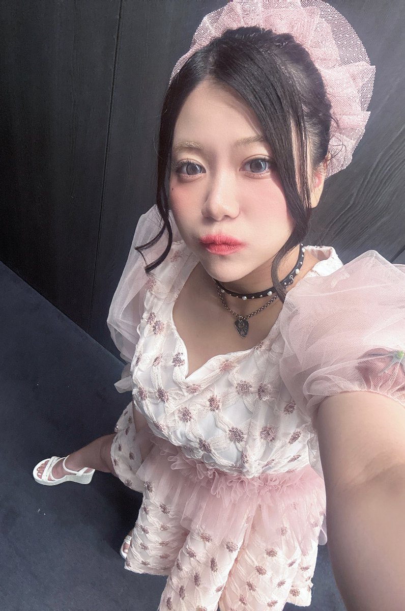 hnn_0806's tweet photo. Zepp新宿
ありがとうございました🫶🏻🩵

自分がアーティストとして立つ箱では、1番大きいところでめちゃくちゃ楽しかったっ！
みんなの声もたくさん聴こえて、大好きな唄がうたえて幸せ〜！
本当にありがとうございました🌹

衣装はいつも通り、いもちゃんにお任せで姫👸やらせていただきました！
いつとありがとう😘

♡.*･ﾟ┈┈┈┈┈┈┈┈┈┈┈┈┈┈┈･*.♡
Zepp新宿ひなのセトリ
◾︎Cry
◾︎誓い
◾︎コミュニケーション
◾︎大胆不敵なヒーロー革命
◾︎甘い罠