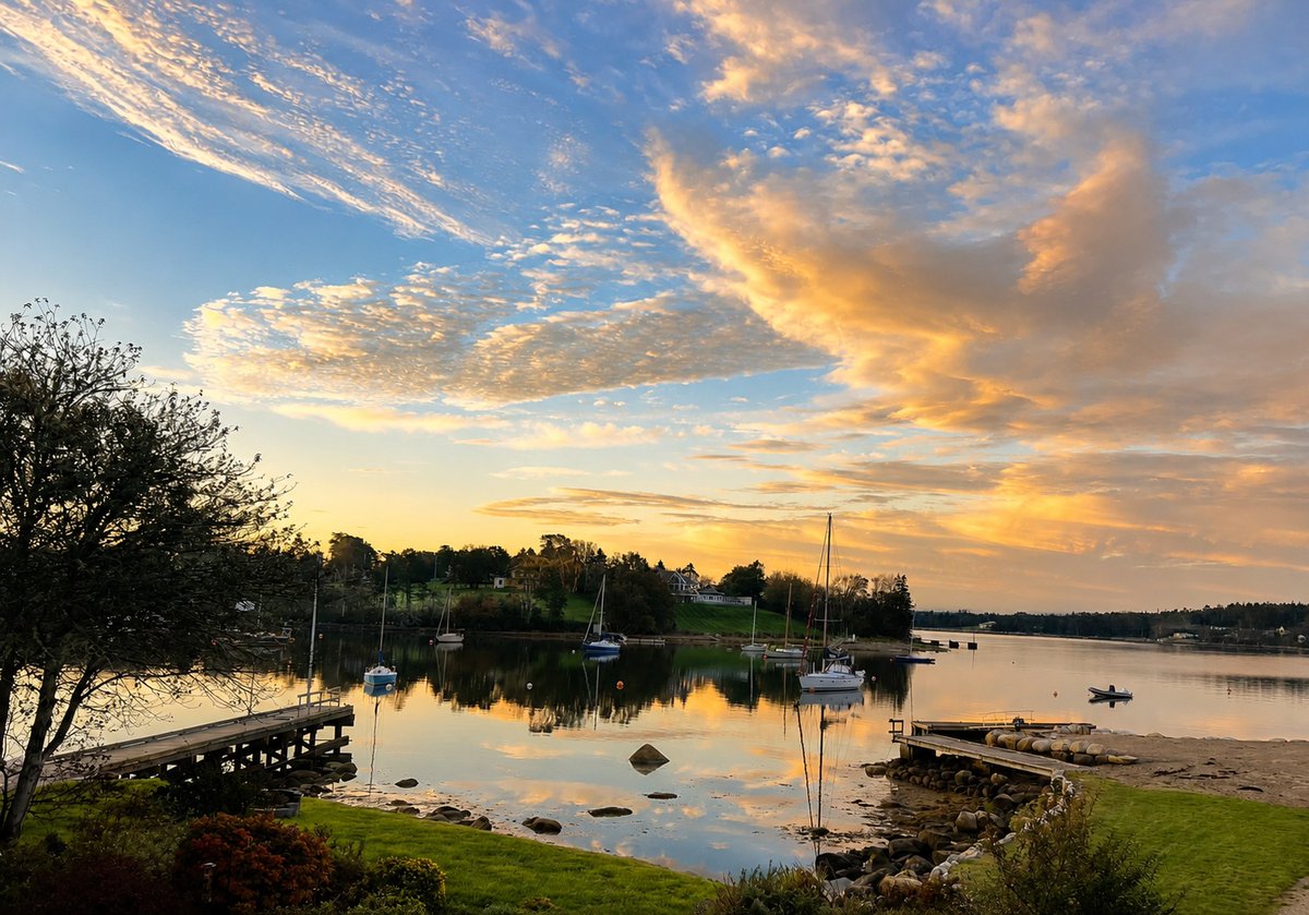 cbmaritime's tweet photo. A truly special waterfront property is about to hit the market in Hubbards. From panoramic views over Hubbards Bay to incredible indoor and outdoor living spaces, this is the kind of home that captures everything people love about coastal Nova Scotia living. https://t.co/KbNUVyBn3v