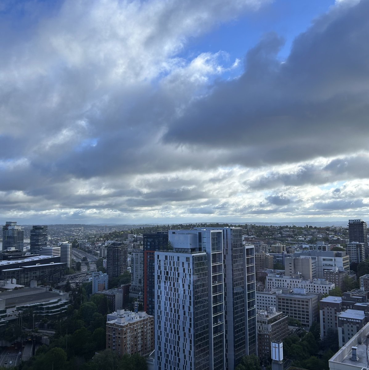KSeattleWeather's tweet photo. Moody May skies https://t.co/9T2Jubv3PB