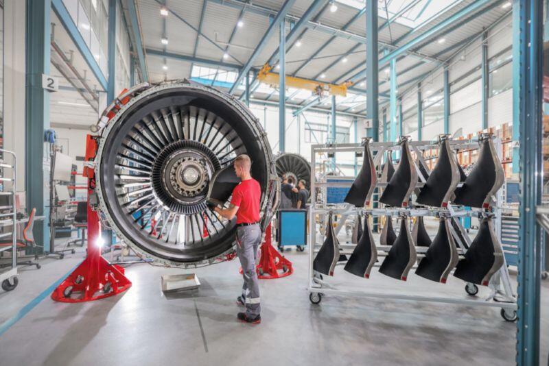 Aviation Week MRO tweet media