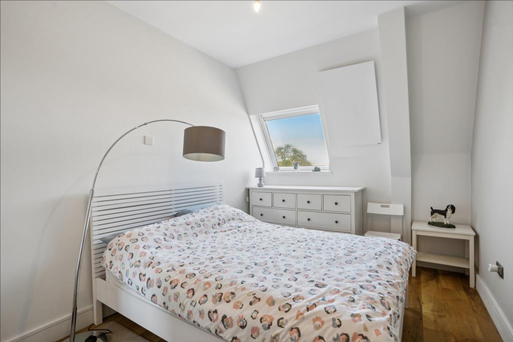 StonegateEA's tweet photo. 🏠Brand Street, HITCHIN, Hertfordshire, SG5 1HX🏠
💷GUIDE PRICE £250,000💷

🛏Presenting this chain-free, two-bedroom third-floor apartment that perfectly combines modern living with urban convenience🛏

https://t.co/pmDkijT0sX https://t.co/Z2awwyhcxC