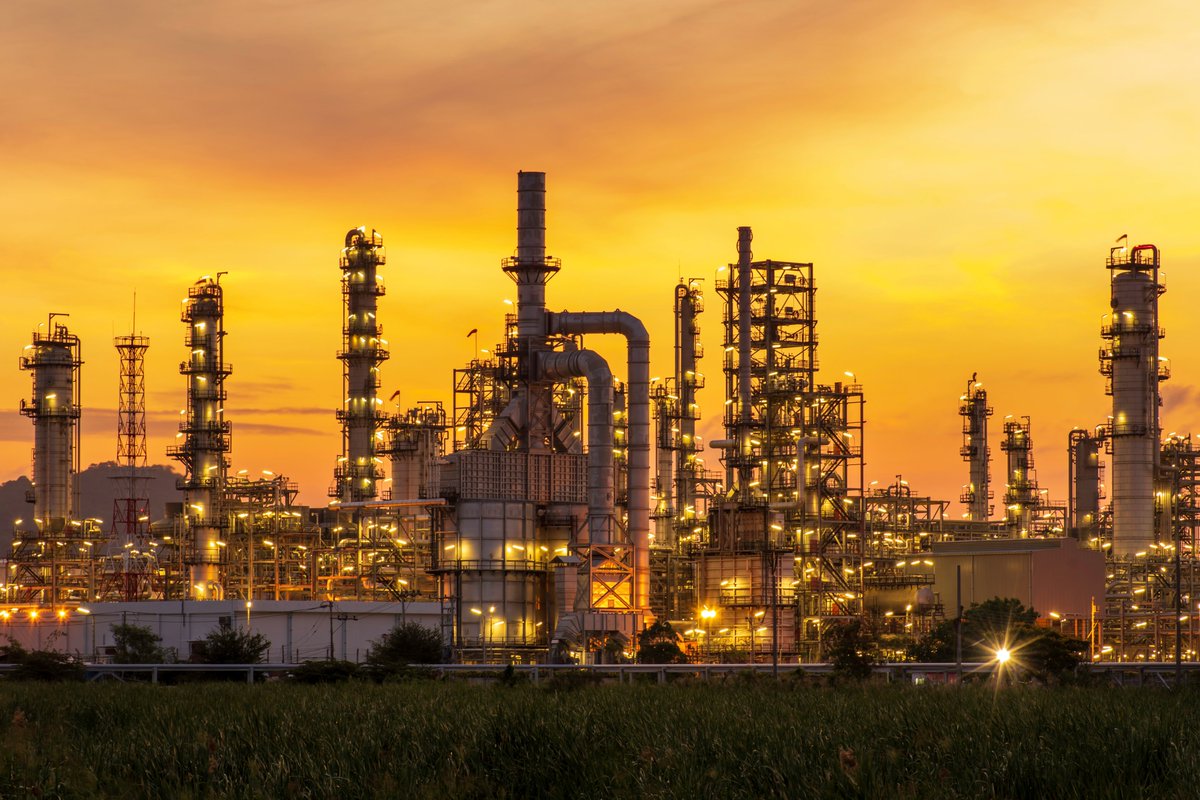 ClearSign's tweet photo. We’re excited to announce the next phase of a major California refinery retrofit project featuring a total of 32 ClearSign Core™ burners. 🔥

Following successful engineering and CFD simulations, we’ve now received a purchase order to move into full-scale burner testing and demonstration at Zeeco’s Global Technology Center.

This project will feature another configuration of our Core 2 technology, further expanding the applications for our ultra-low NOx burner platform across the refining industry.

🌐Read the full press release here: https://t.co/YqTtutVGcT
