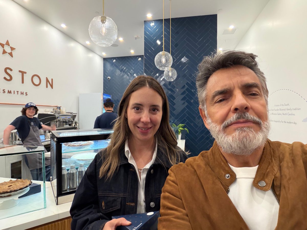 Eugenio Derbez tweet media