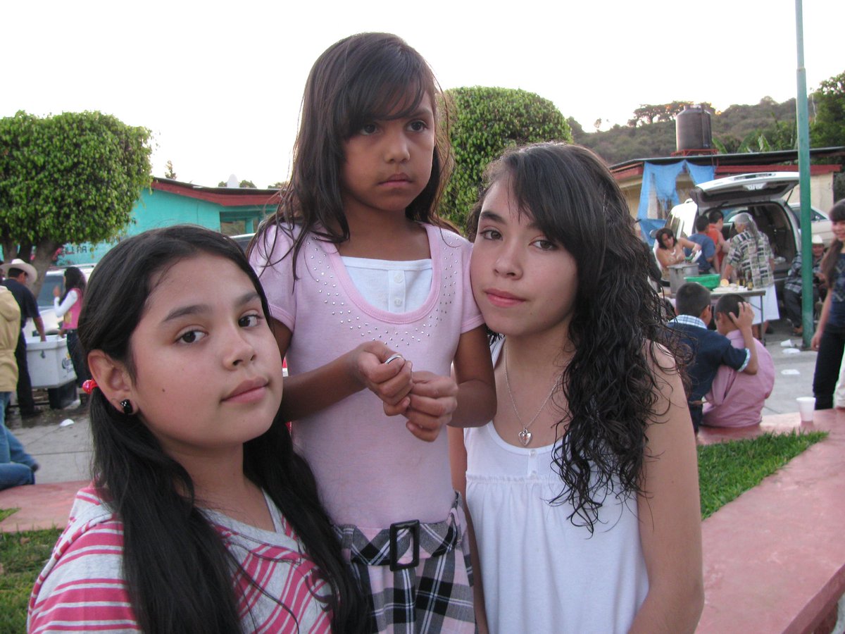 aisliinnnn's tweet photo. found some pictures of me in mexico, circa 2008 https://t.co/qy2c9xkbtW
