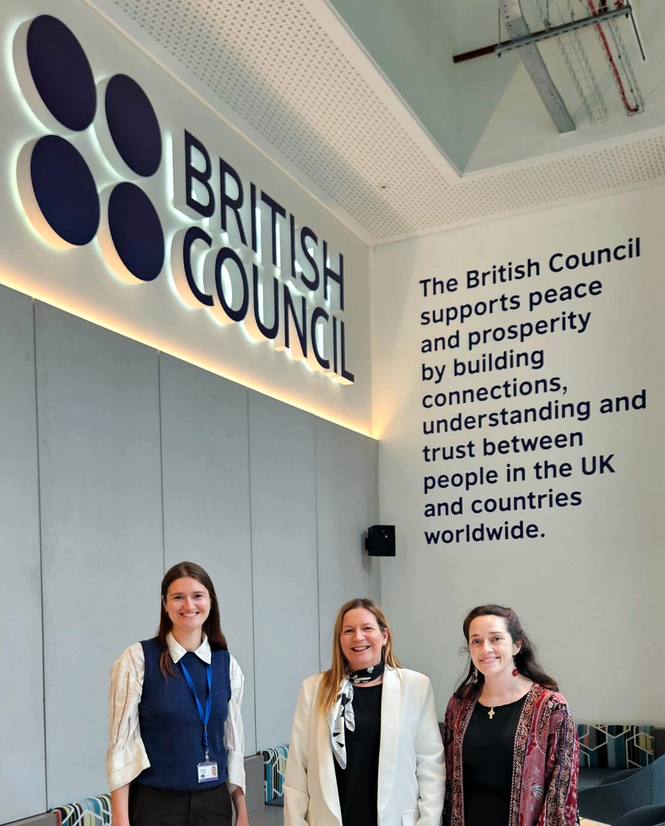 consejeriauk's tweet photo. @consejeriauk y @Languageasst han celebrado en Londres, este lunes y martes, la comisión bilateral del programa de auxiliares de conversación españoles 🇪🇸 en el Reino Unido 🇬🇧. 
¡Gracias a @BritishCouncil por la gran acogida! 
@AccEducativaExt
#AuxiliaresEnUK https://t.co/qJc7pXX1Rf