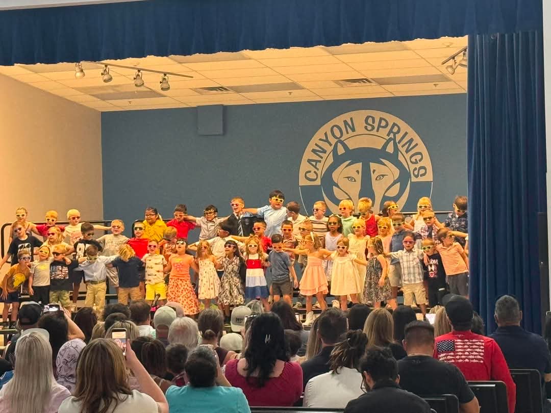 CanyonSpringsDV's tweet photo. 🎓 Kindergarten had a wonderful promotion celebration yesterday! Our students have learned, grown, and accomplished so much this year. We are so proud of all their hard work and can’t wait to see all the amazing things they do in 1st grade! 💙💛 #Wolfpackproud @DVUSD https://t.co/F8lKEqhOmx