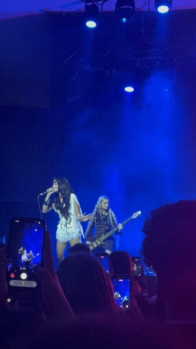 CBRSG2's tweet photo. @MaggieLindemann 10/10 concert https://t.co/nDSdM3AKyb