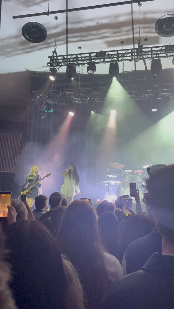 CBRSG2's tweet photo. @MaggieLindemann 10/10 concert https://t.co/nDSdM3AKyb