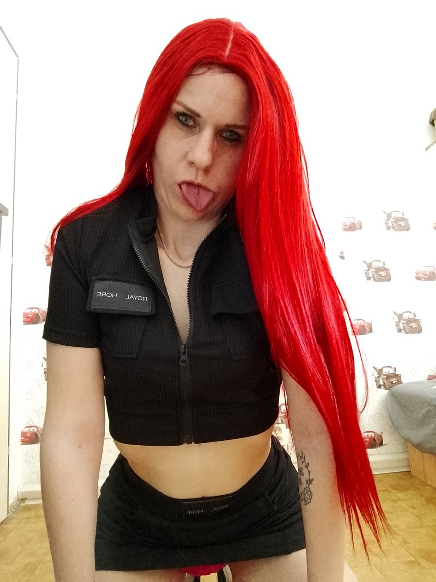 RealLucySaint's tweet photo. Naughty little girl wants to fuck 🥵🫦💦 https://t.co/4KNENy3pPw