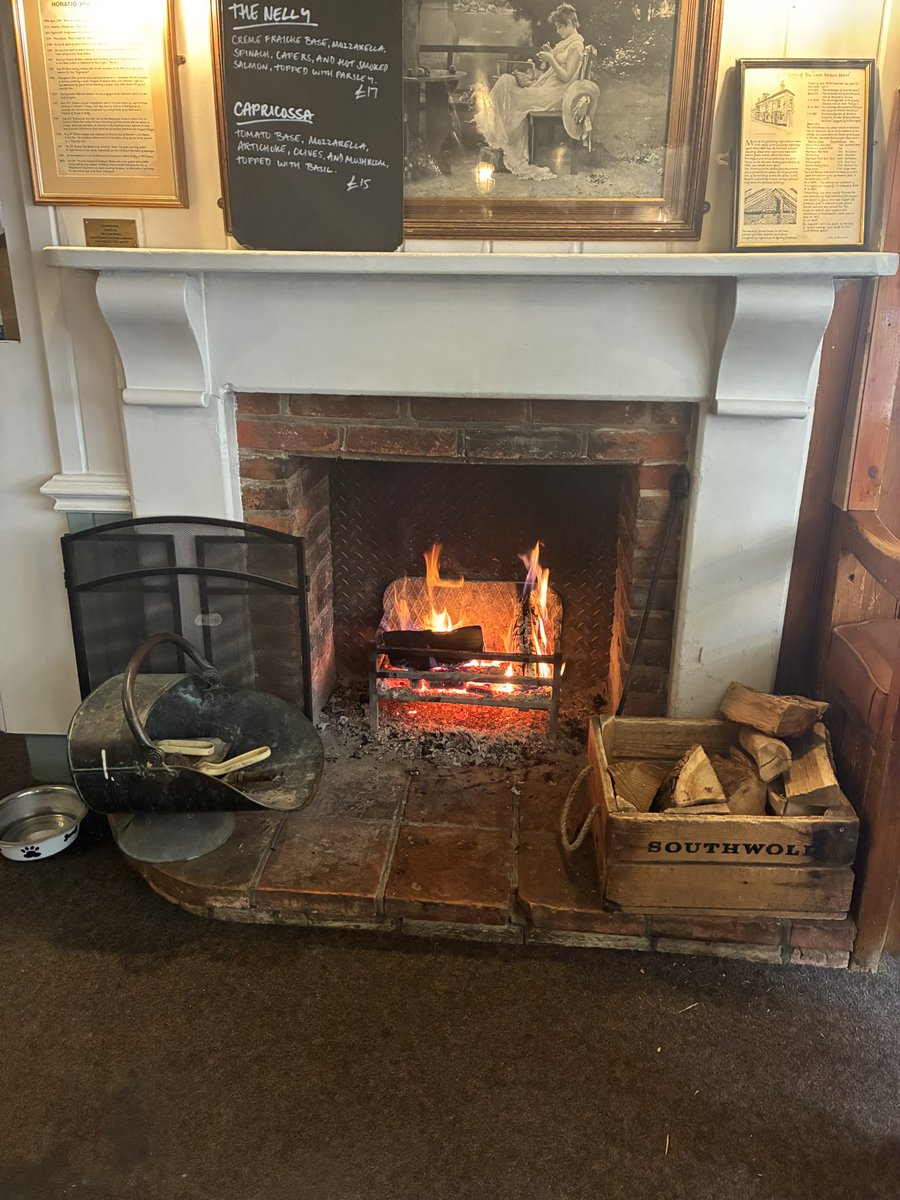 ClaptonO's tweet photo. The Lord Nelson, Southwold
#pubfire🔥 https://t.co/a6FUz2Bk0m