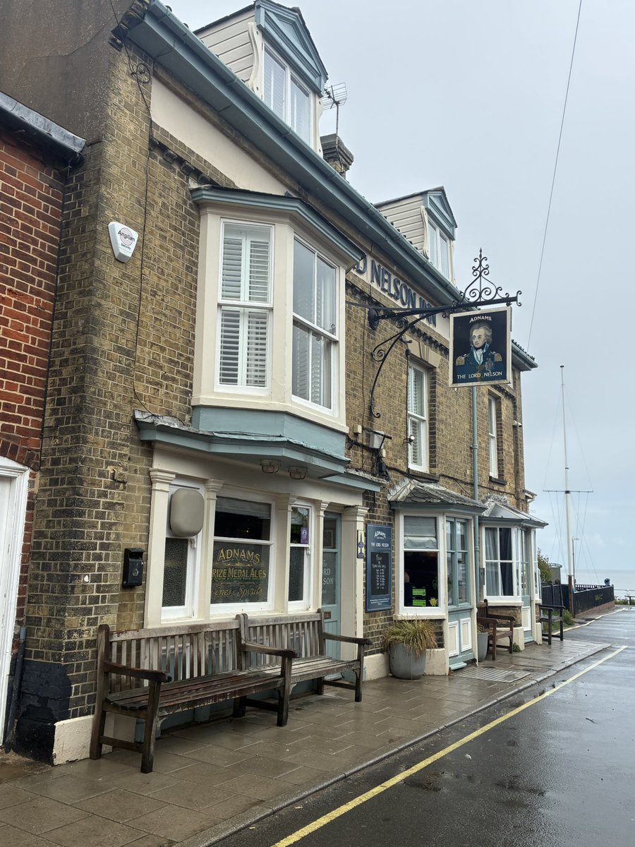 ClaptonO's tweet photo. The Lord Nelson, Southwold
#pubfire🔥 https://t.co/a6FUz2Bk0m