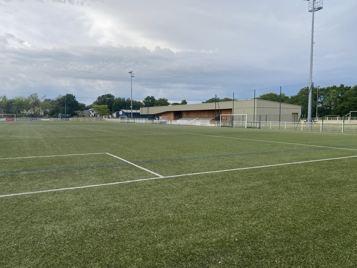 SemeyaStadium44's tweet photo. Municipal📍Héric ⚫️🔴FC Héric⚽️#loireAtlantique44 https://t.co/z6GHuDGMmC