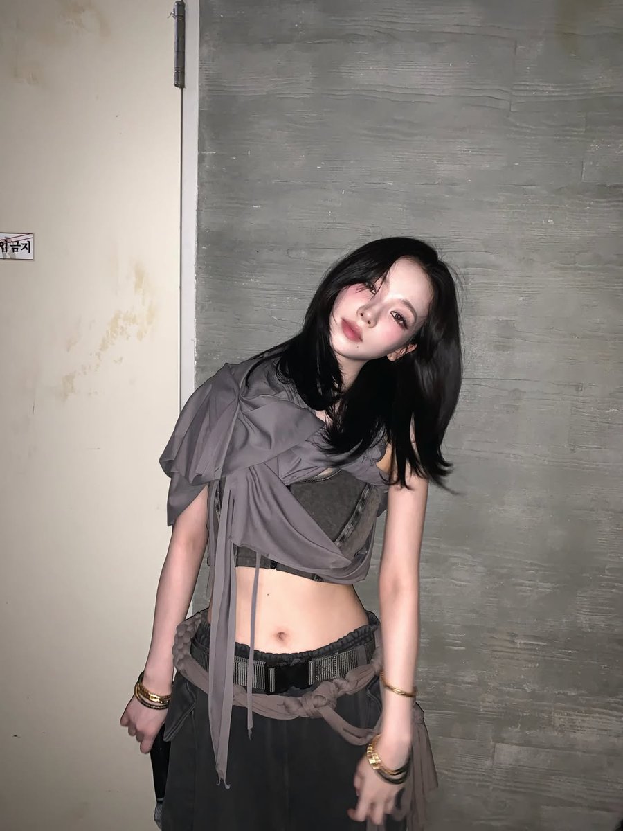 순간의 카리나 tweet media