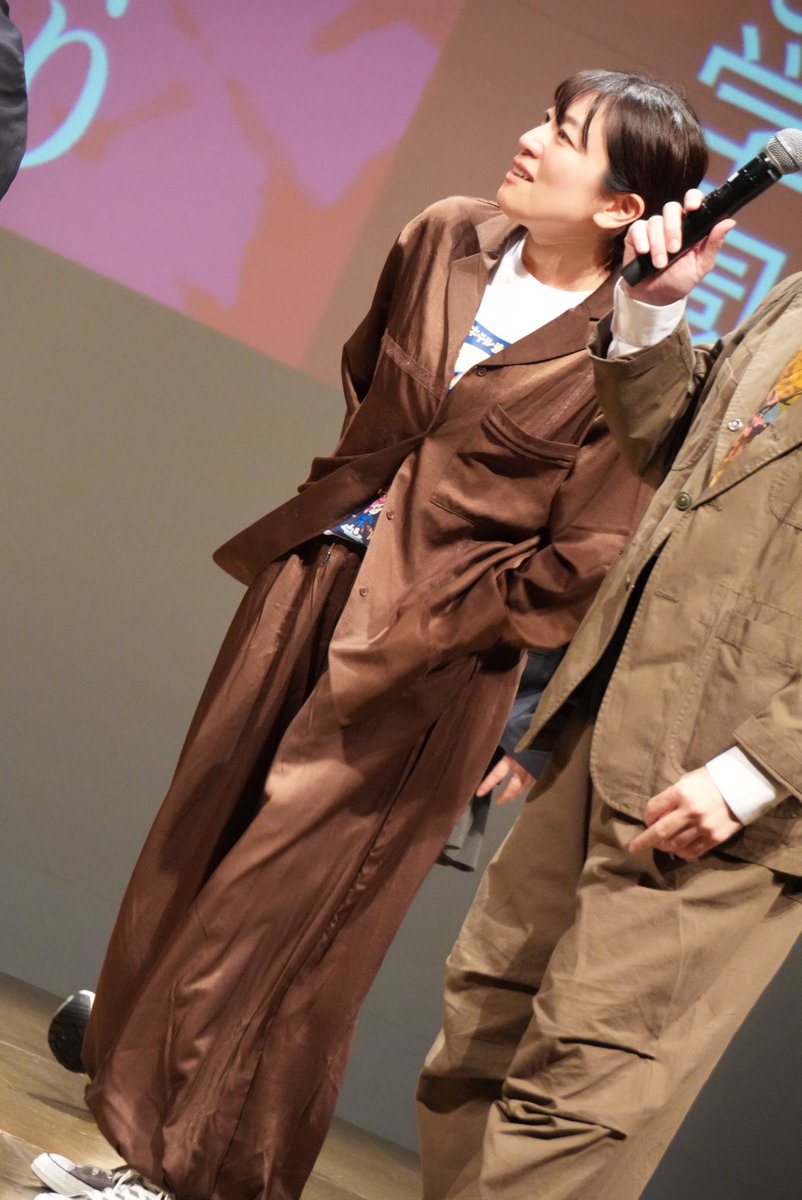 lazy723's tweet photo. 女性芸人による女性のための下ネタライブ「#ブー子」
日本エレキテル連合は押し売り（下ネタVer.）でした！おナップ、ぺぺ、マッサージ器具を紹介しつつ、オチはまさかでめっちゃ笑った😂😂
企画も盛りだくさんで楽しかった〜！私服の2人が素敵すぎてたくさん写真撮ってしまったよ😉 https://t.co/2XFPsVsvkk