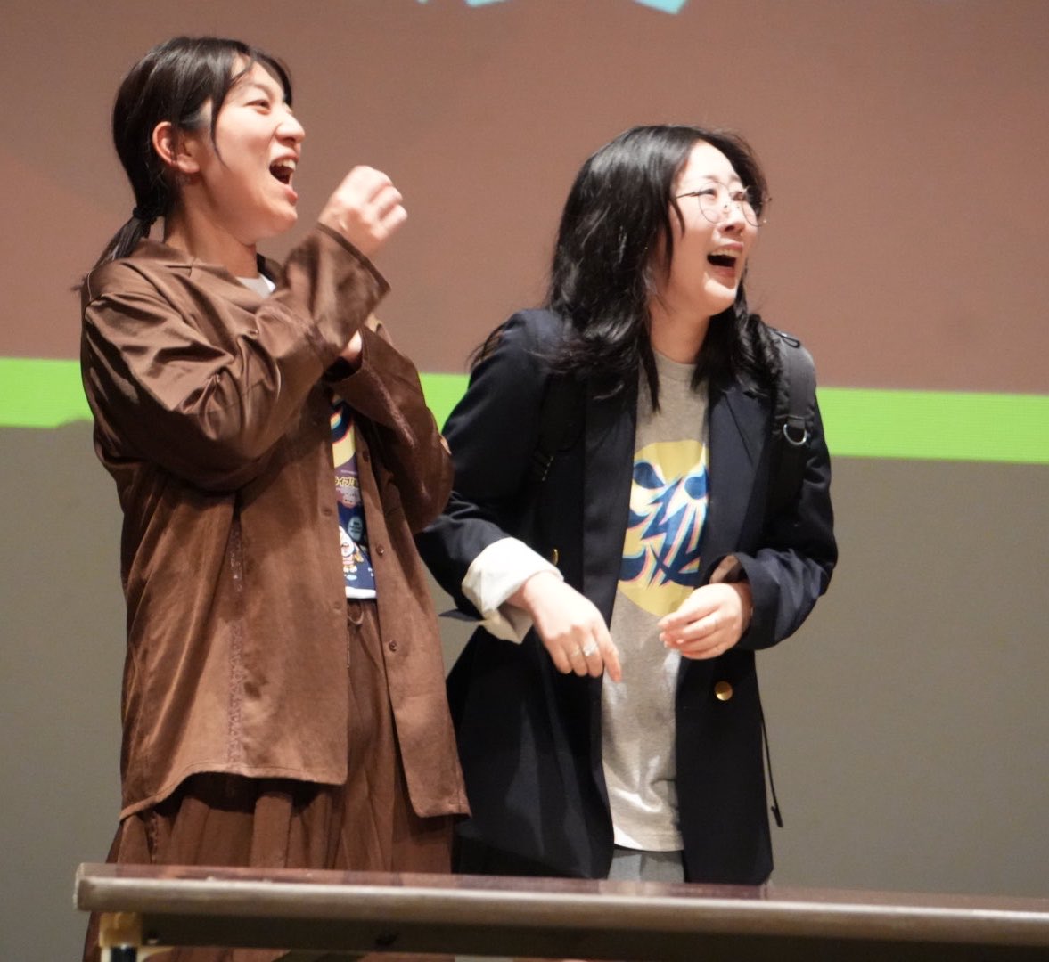 lazy723's tweet photo. 女性芸人による女性のための下ネタライブ「#ブー子」
日本エレキテル連合は押し売り（下ネタVer.）でした！おナップ、ぺぺ、マッサージ器具を紹介しつつ、オチはまさかでめっちゃ笑った😂😂
企画も盛りだくさんで楽しかった〜！私服の2人が素敵すぎてたくさん写真撮ってしまったよ😉 https://t.co/2XFPsVsvkk